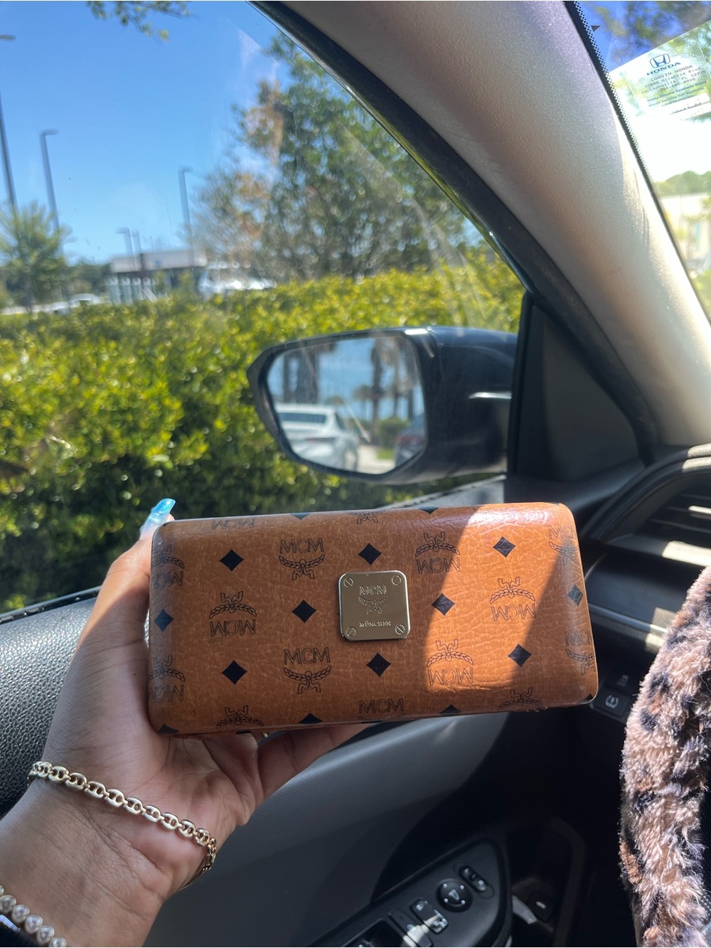 MCM SUNNIES